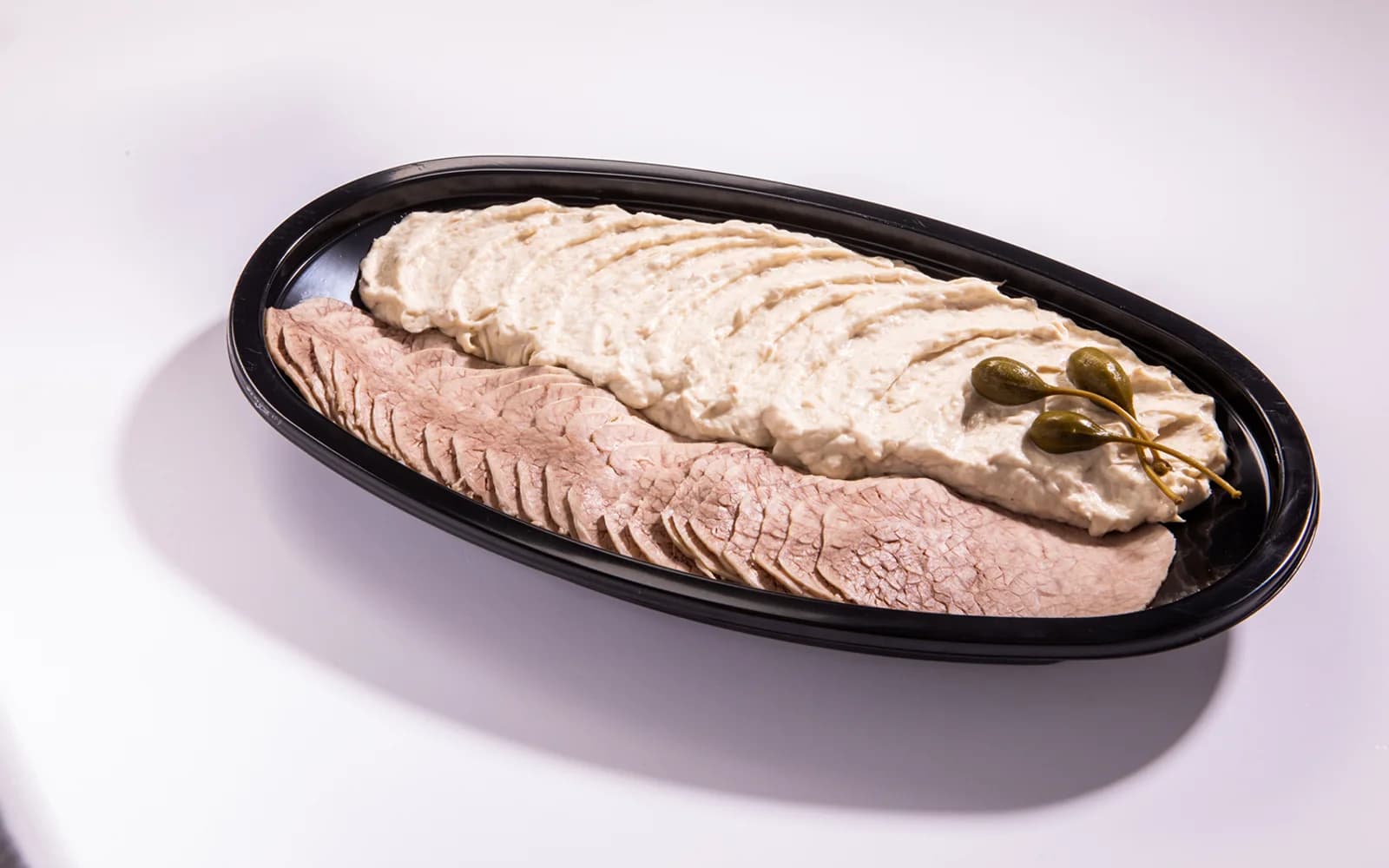Vitello tonnato, plat signature de Primavera Gastronomia